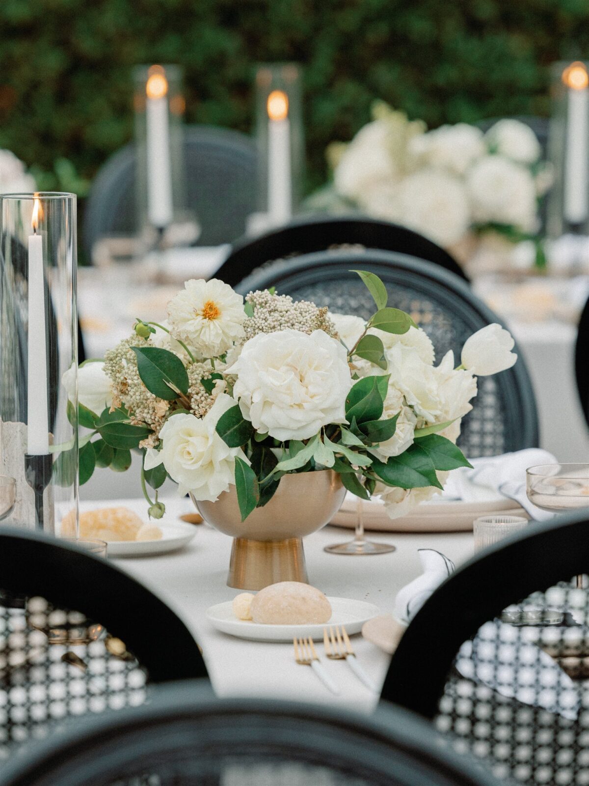 White and green wedding centerpiece at the La Jolla Women's Club