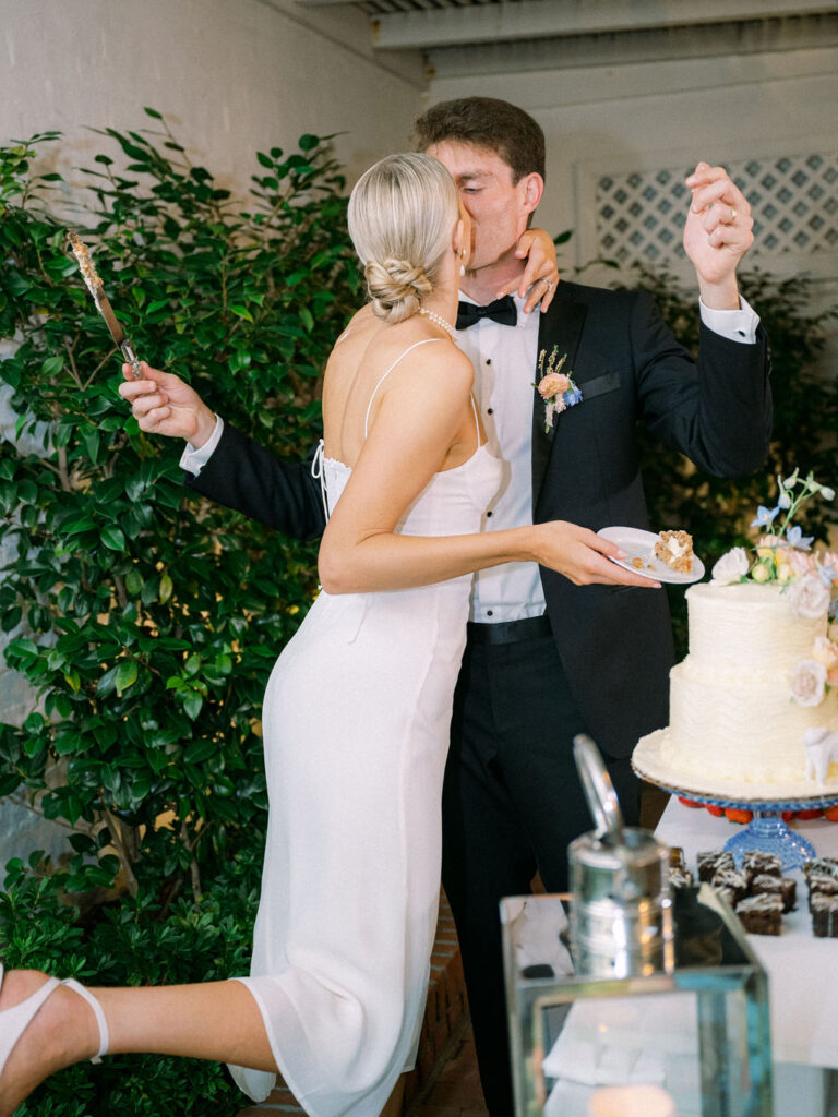 bride and groom cutting their cake at the Darlington House